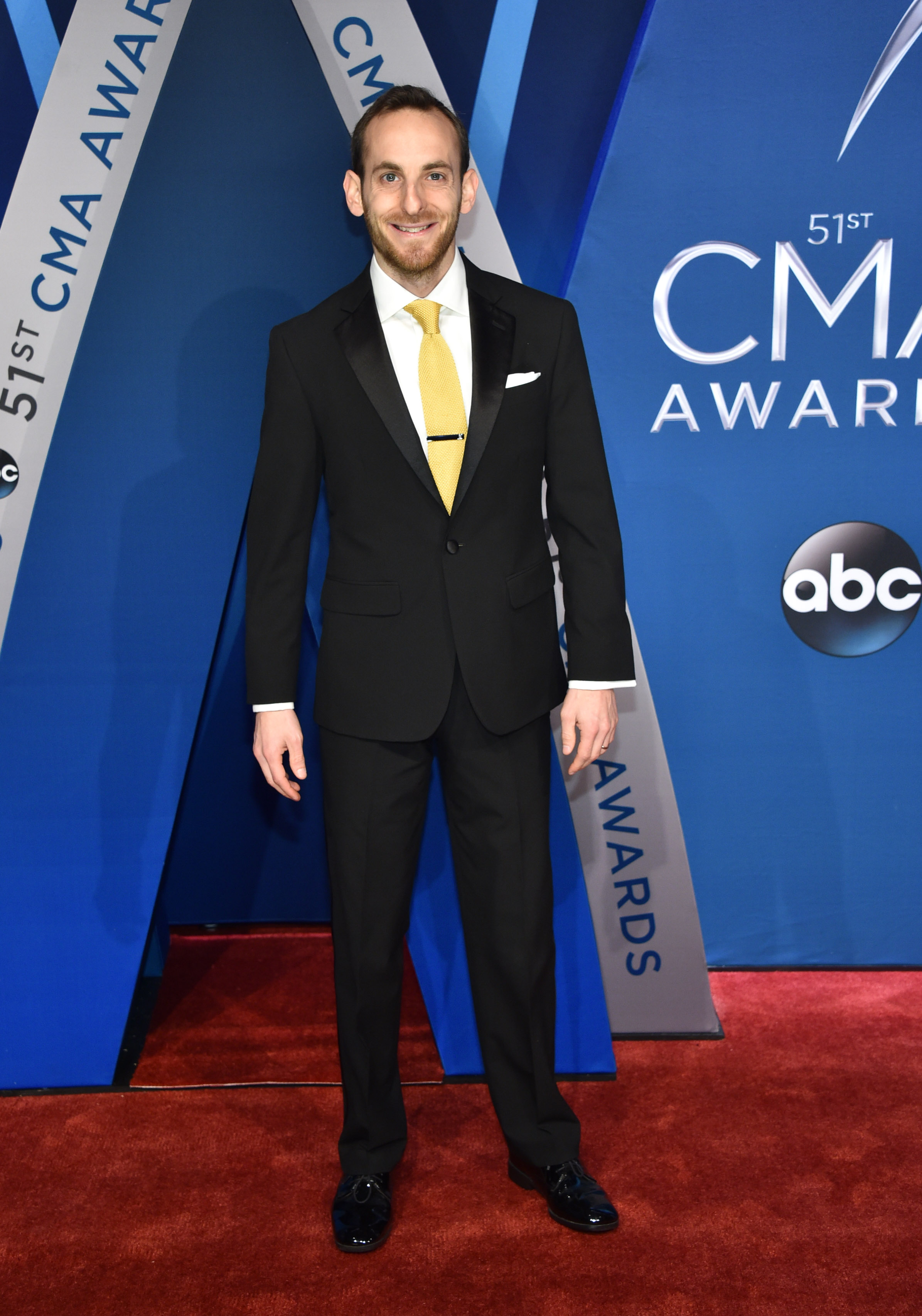 Sam red carpet CMA Awards 2017